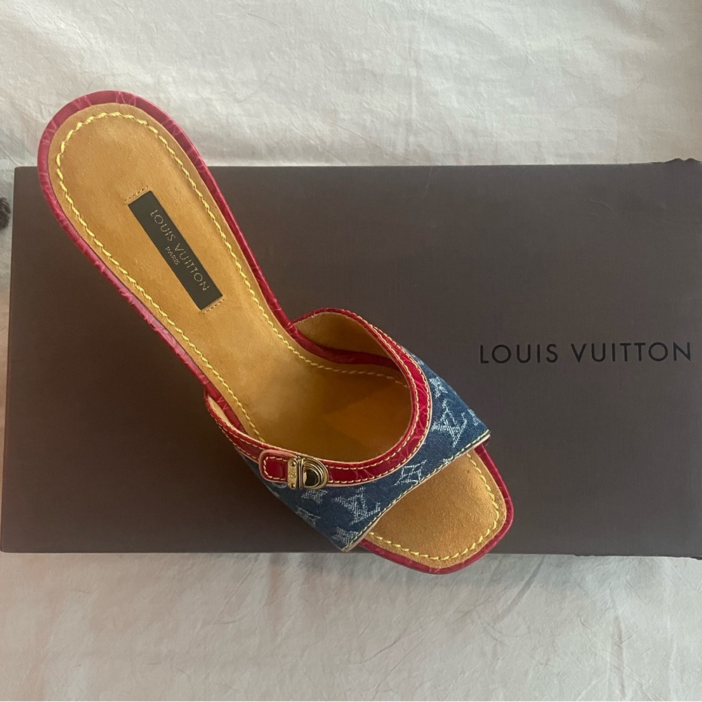 Brand New Louis Vuitton Denim Heel. Size 37.